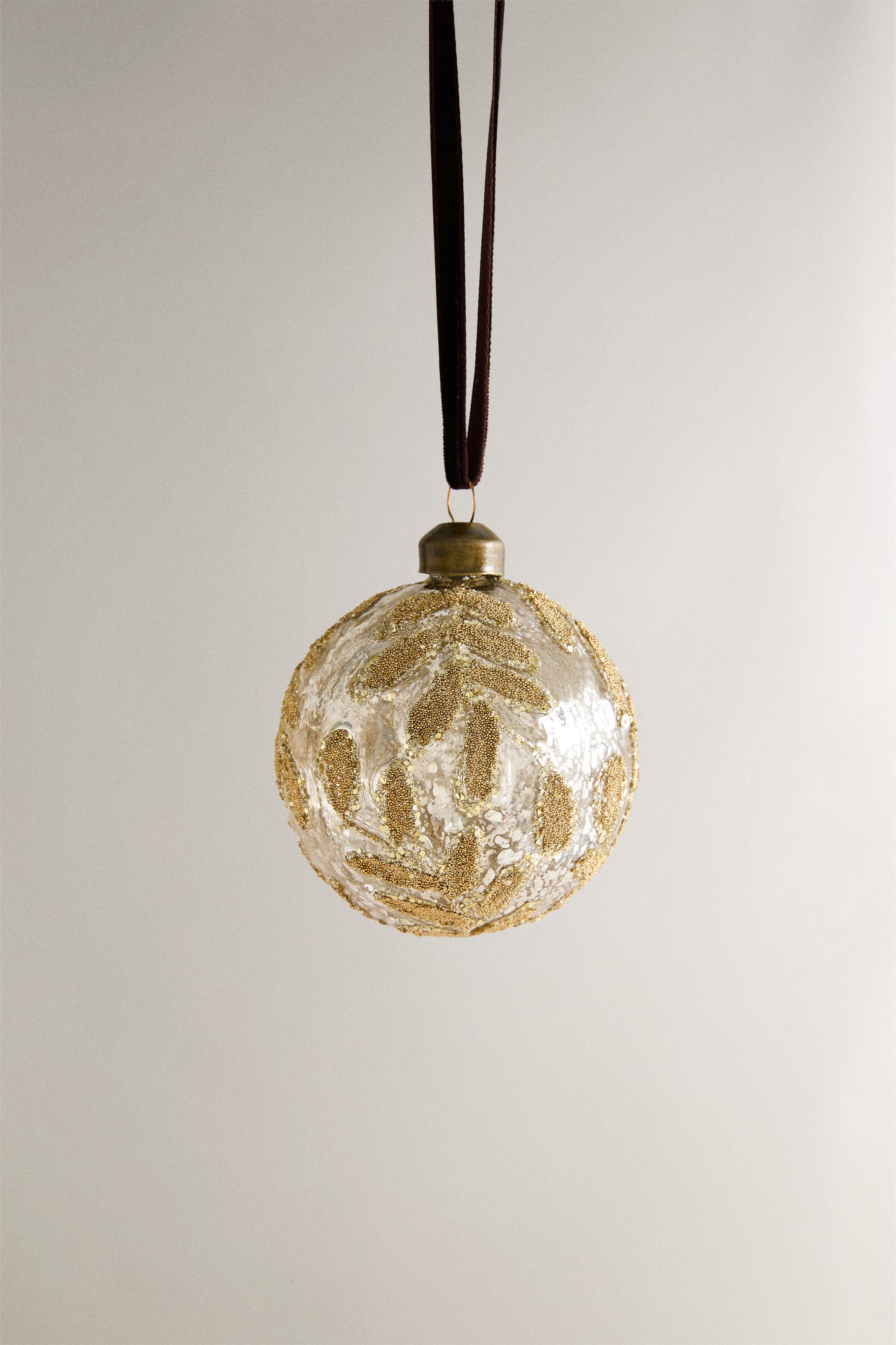 CHRISTMAS TREE GLITTERY FLORAL BALL ORNAMENT